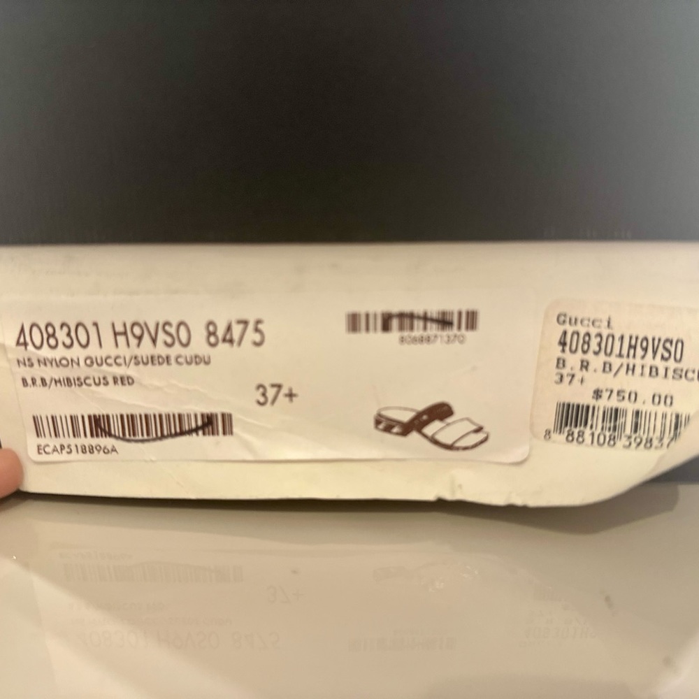 Brand new Gucci sandals with gold detailing 37+ - Picture 7 of 7